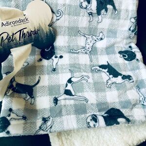 NWT Adirondack Dog Gray Check Plush Sherpa Throw Blanket